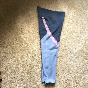 Booty flattering color block leggings